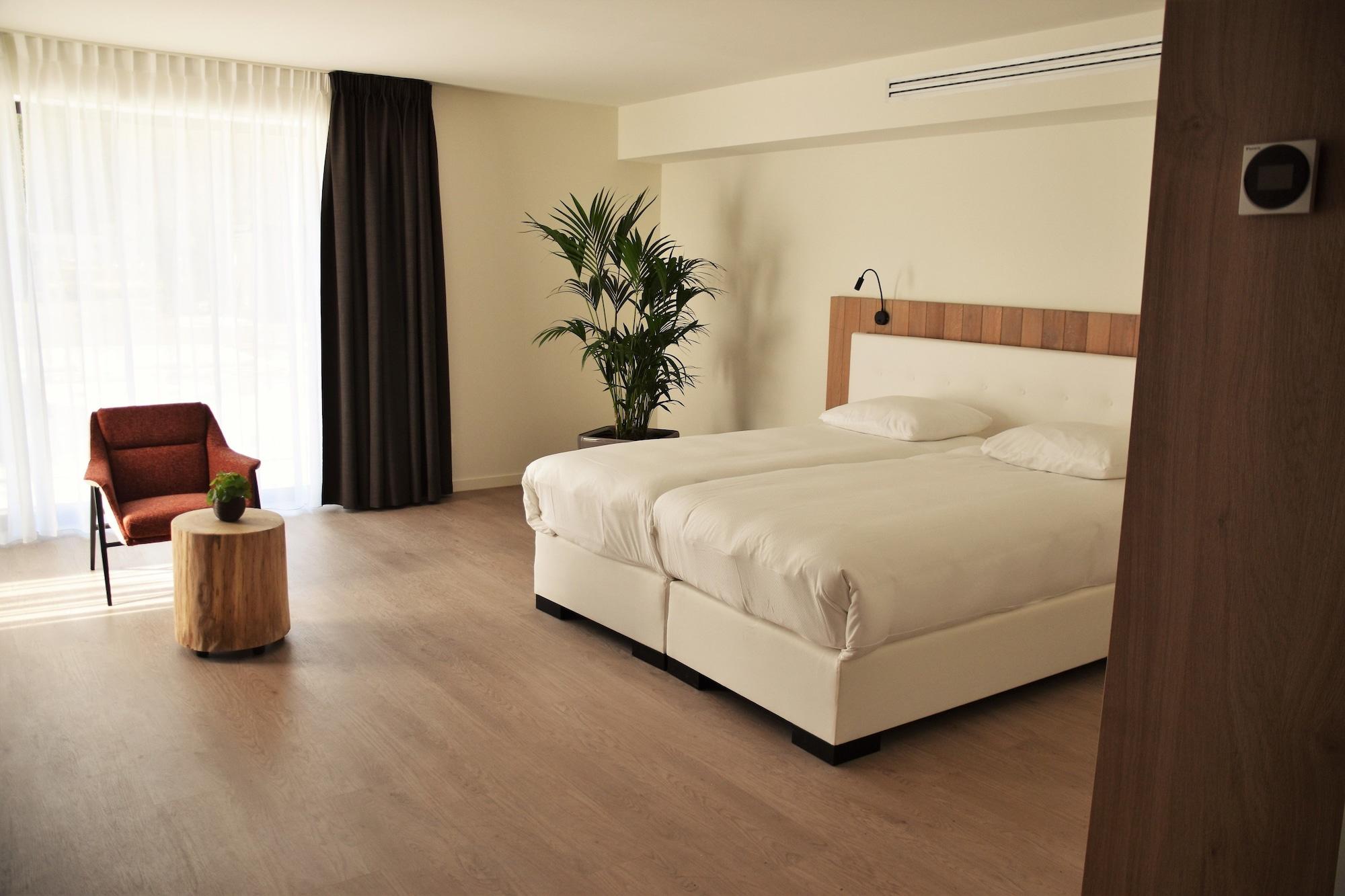 Van Der Valk Hotel Dennenhof Brasschaat Exterior photo